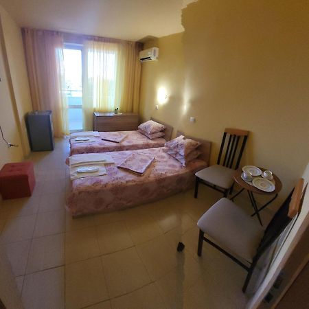 Apartamenti Ivaia Apartment Varna Ngoại thất bức ảnh